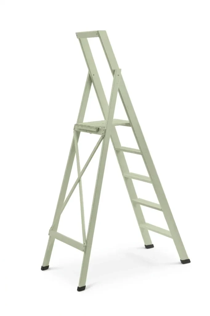Scale per per la casa HOME in legno 5 gradini finitura H22 laccato verde salvia